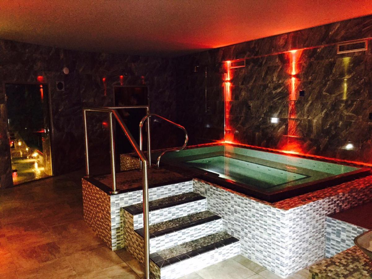 Holly Lodge Guest House With Free Off Site Health Club Windermere Buitenkant foto