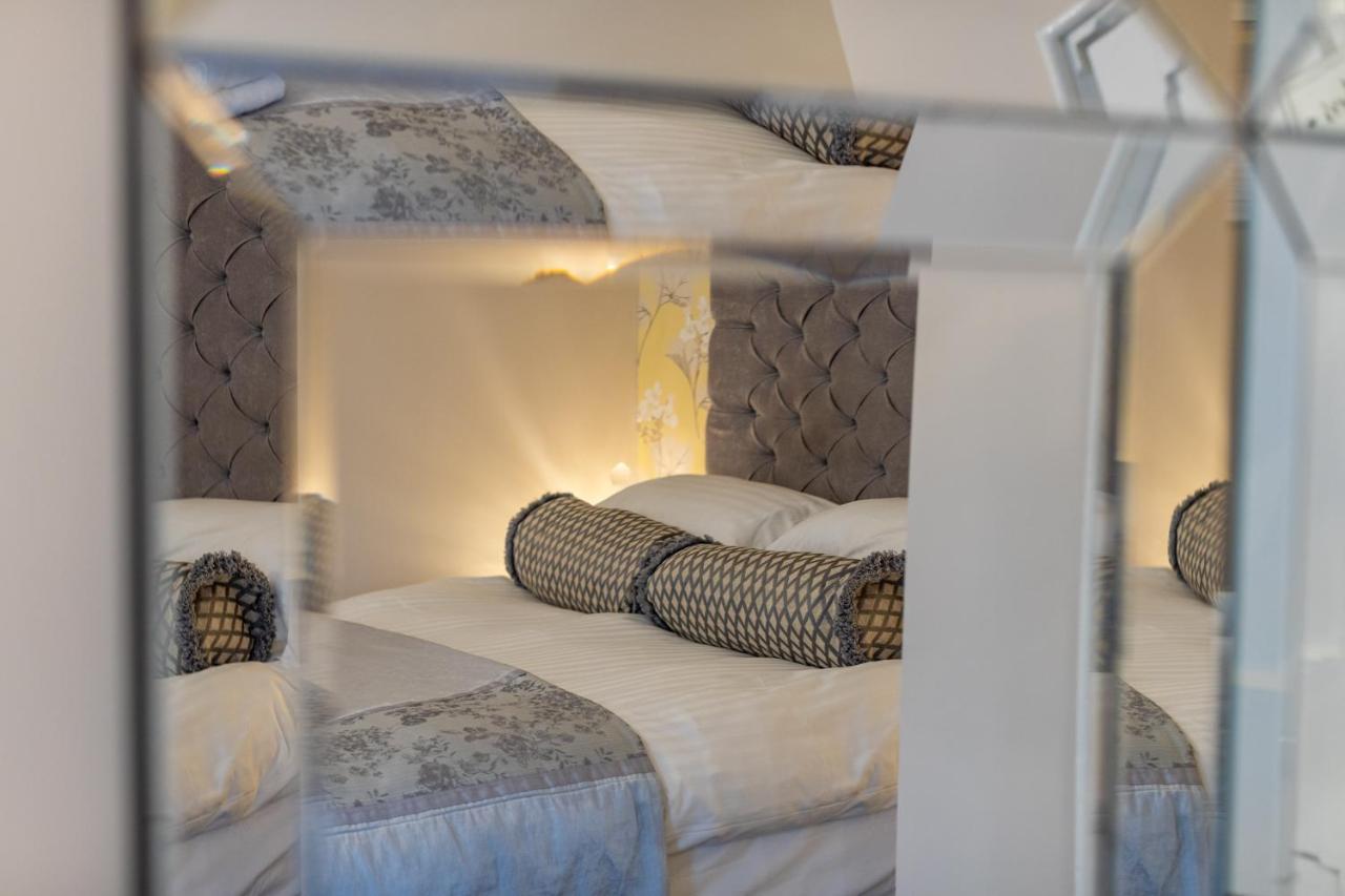Holly Lodge Guest House With Free Off Site Health Club Windermere Buitenkant foto